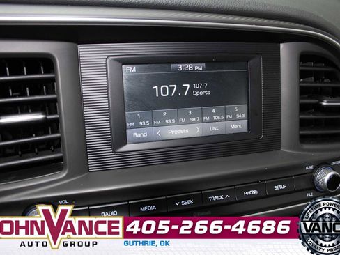 Used 2020 Hyundai Elantra SE image 27