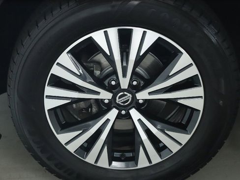 Used 2021 Nissan Rogue SV w/ Premium Package FWD image 39