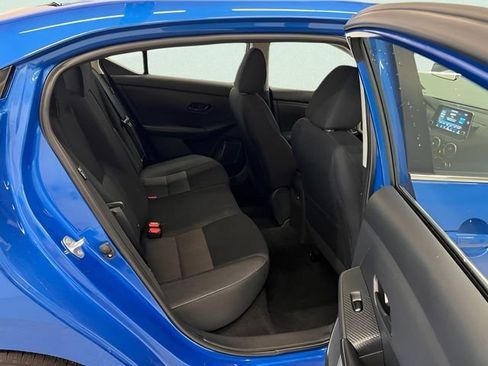 Used 2025 Nissan Sentra SV FWD image 11