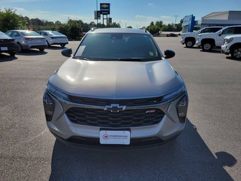 Used 2025 Chevrolet Trax RS w/ Driver Confidence Package FWD image 8