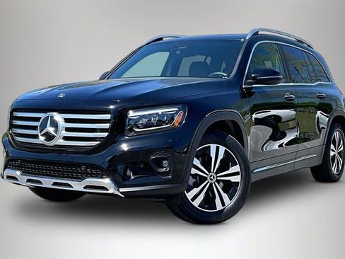 Used 2025 Mercedes-Benz GLB 250 image 2