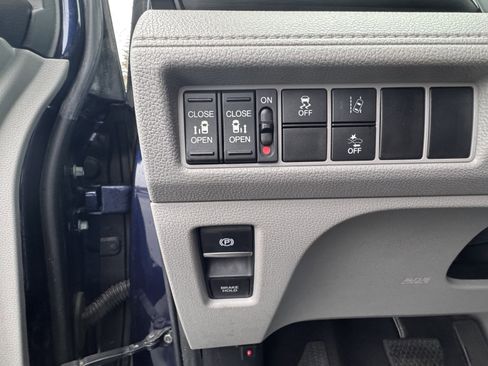 Used 2019 Honda Odyssey EX image 19