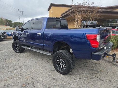 Used 2017 Nissan Titan SV image 4