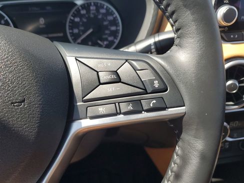 Used 2025 Nissan Sentra SV w/ SV Premium Package FWD image 20