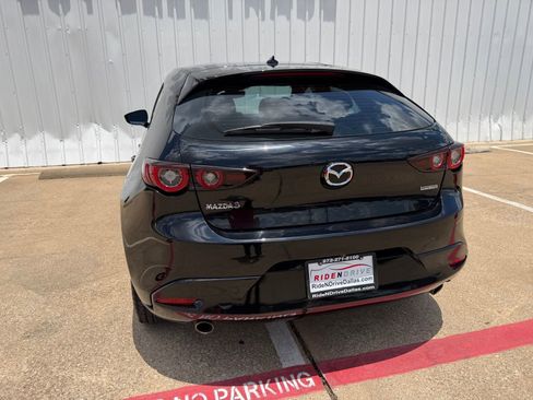 Used 2022 MAZDA MAZDA3 s FWD image 5