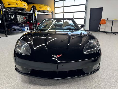 Used 2006 Chevrolet Corvette Convertible w/ Preferred Equipment Group RWD image 22