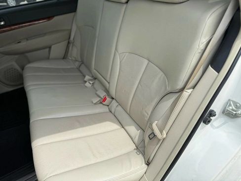 Used 2010 Subaru Outback 2.5i Limited image 19