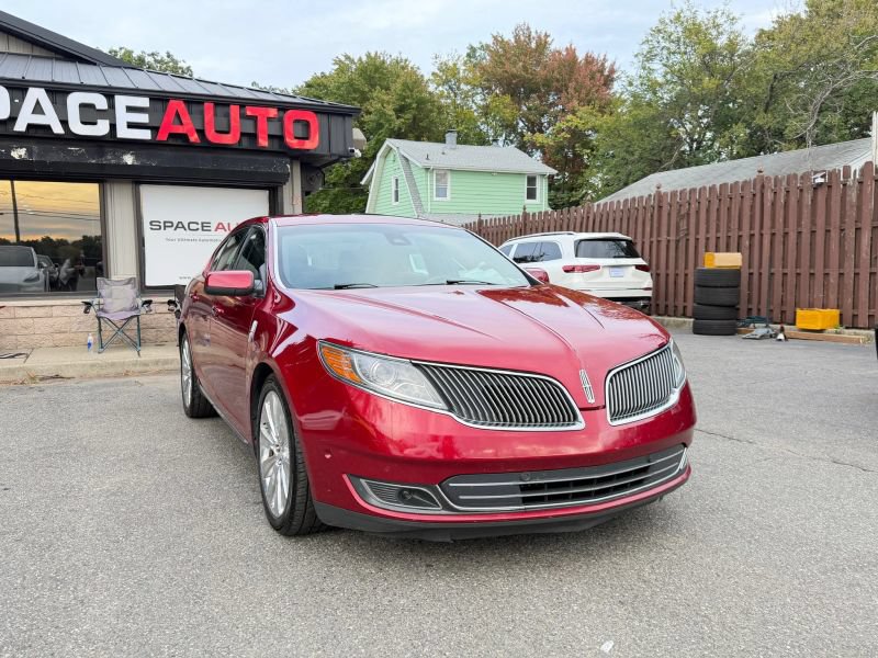 Used 2013 Lincoln MKS AWD image 4