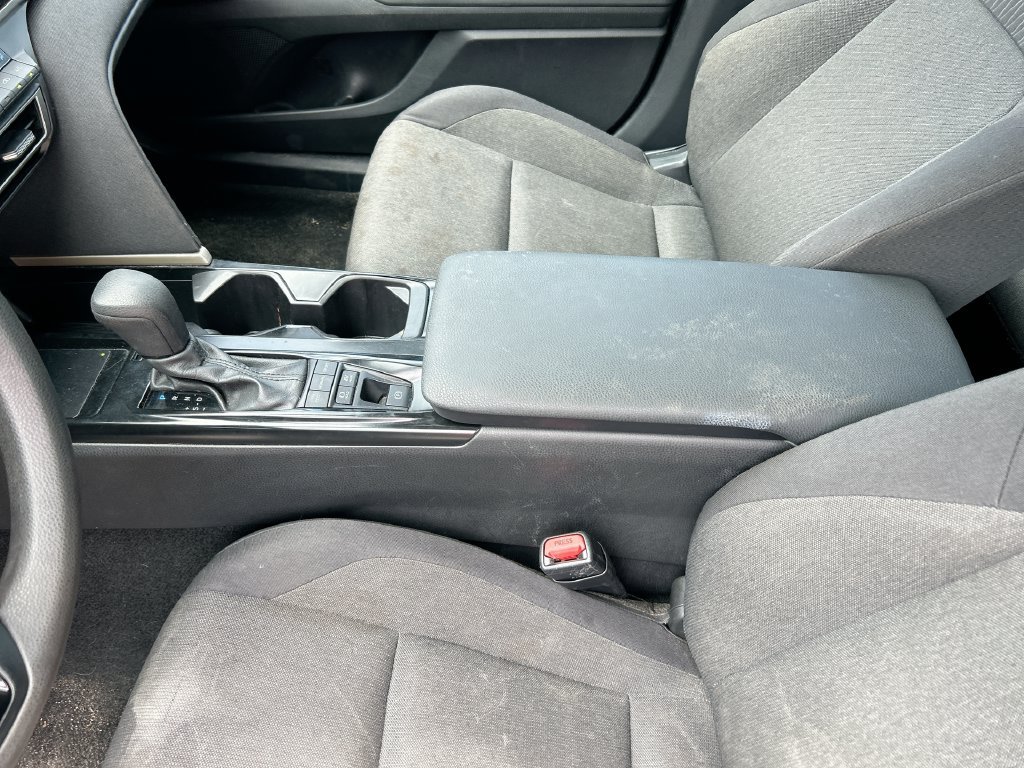 Used 2025 Toyota Camry LE FWD image 28