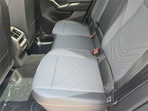 New 2026 Volkswagen Tiguan SE image 11