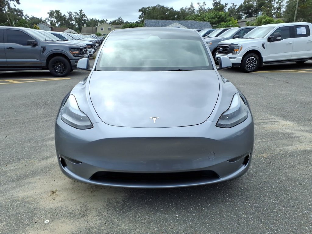 Used 2025 Tesla Model Y Long Range RWD image 2