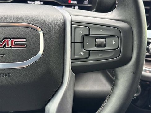 Used 2025 GMC Sierra 1500 SLT image 7