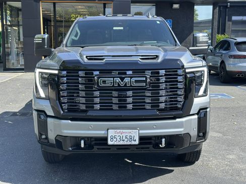 Used 2025 GMC Sierra 3500 Denali Ultimate AWD/4WD image 5