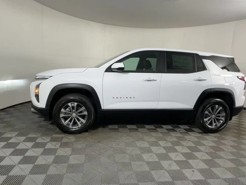 New 2026 Chevrolet Equinox LT w/ Convenience Package II FWD image 5