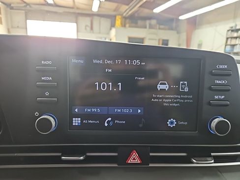 Used 2021 Hyundai Elantra SE image 20