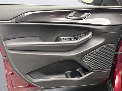 Used 2023 Jeep Grand Cherokee Laredo image 9