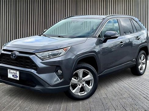 Used 2021 Toyota RAV4 XLE Premium image 1