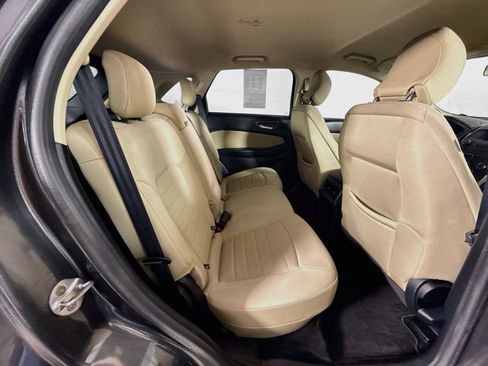 Used 2017 Ford Edge SE FWD image 32