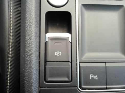 Used 2021 Volkswagen Atlas Cross Sport SE FWD image 45