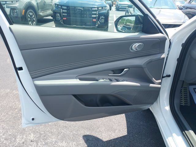 New 2026 Hyundai Elantra Sport FWD image 10