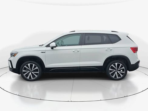 Used 2024 Volkswagen Taos SE FWD image 10