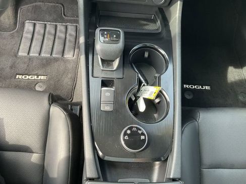 Certified 2023 Nissan Rogue SV w/ SV Premium Package AWD/4WD image 26