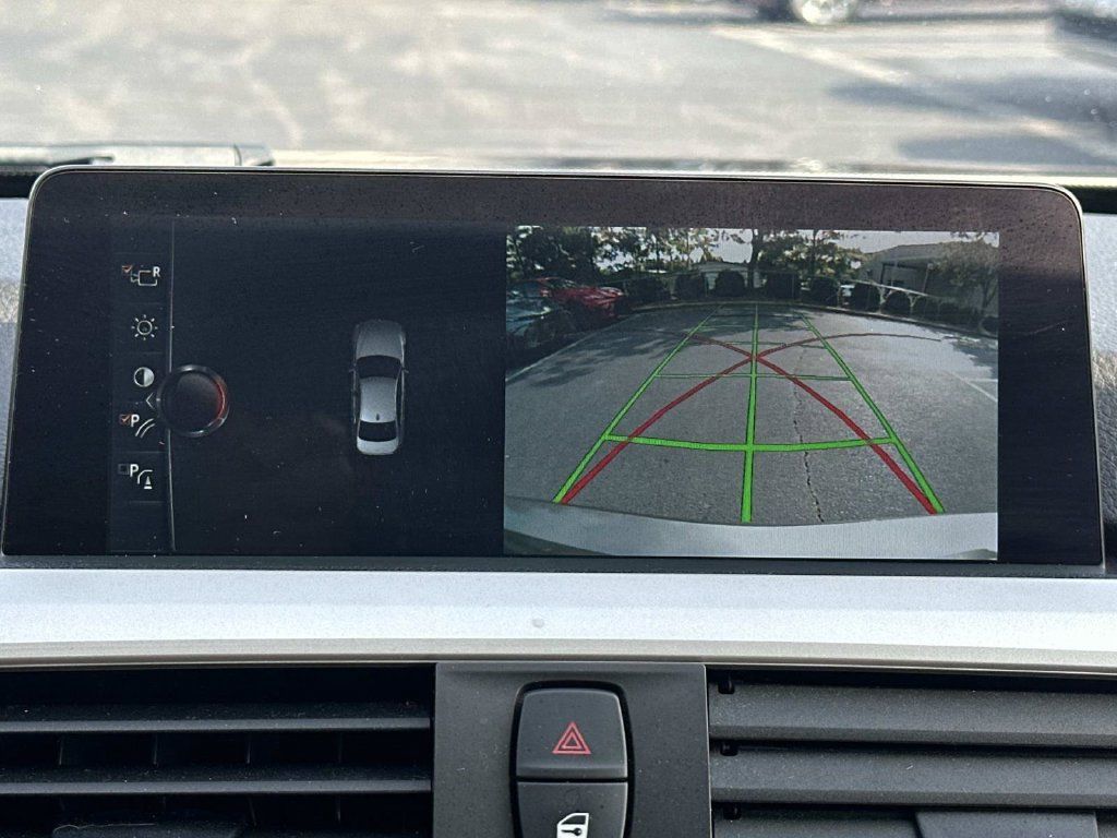 Used 2017 BMW 320i Sedan RWD image 34