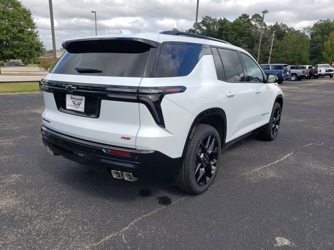 New 2026 Chevrolet Traverse RS w/ LPO, Floor Liner Package image 3