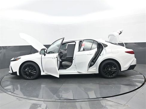 New 2026 Toyota Camry SE image 32