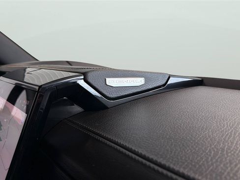 Used 2025 GMC Yukon XL Denali w/ LPO, Floor Liner Package AWD/4WD image 31