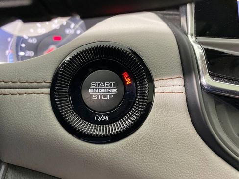 Used 2022 Jeep Compass Limited w/ Sun and Sound Group image 21