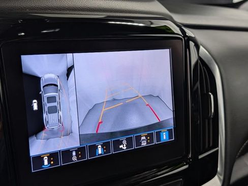 Certified 2023 Chevrolet Traverse LT w/ LT Premium Package AWD/4WD image 28