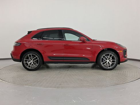 New 2026 Porsche Macan image 8