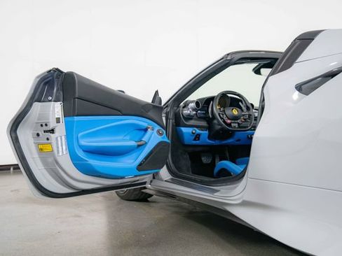 Used 2023 Ferrari F8 Tributo RWD image 14