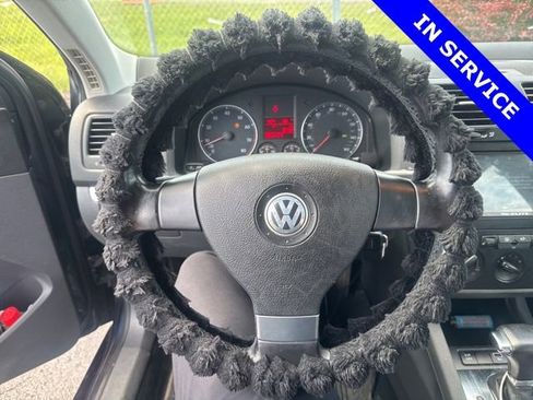 Used 2009 Volkswagen Jetta SE FWD image 5