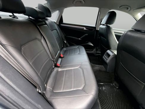Used 2017 Volkswagen Passat 1.8T R-Line FWD image 20