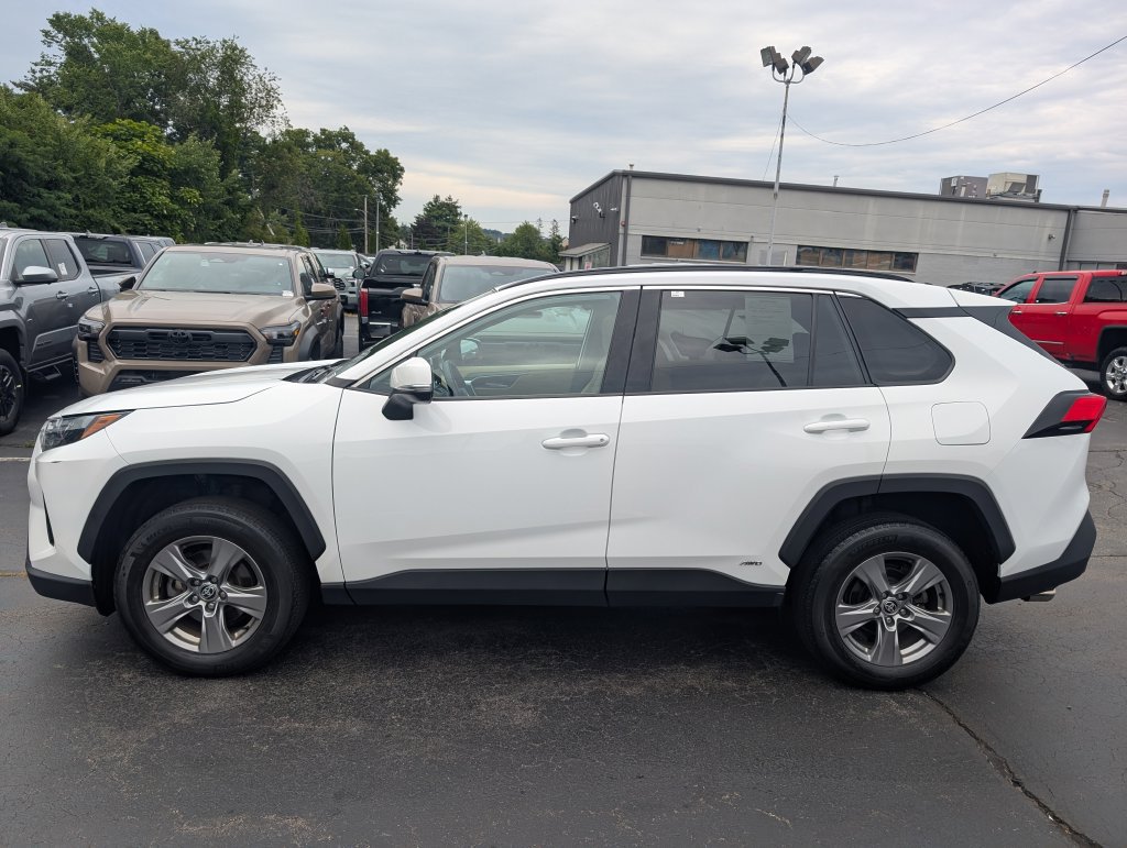 Certified 2023 Toyota RAV4 XLE w/ Convenience Package AWD/4WD image 3
