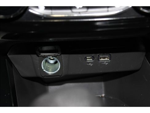 Used 2025 Chevrolet Trax LT w/ LT Convenience Package image 35