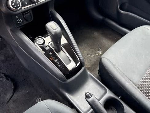 Used 2020 Nissan Versa S FWD image 18