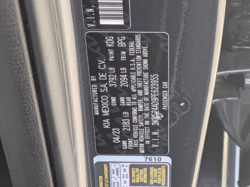 Used 2023 Kia Forte LXS w/ LXS Technology Package image 35