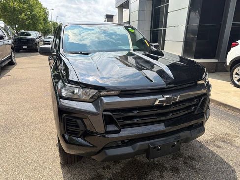 Used 2023 Chevrolet Colorado LT AWD/4WD image 10