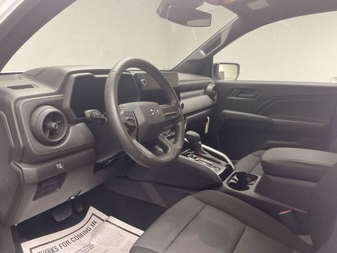 Used 2026 Chevrolet Colorado Trail Boss AWD/4WD image 11