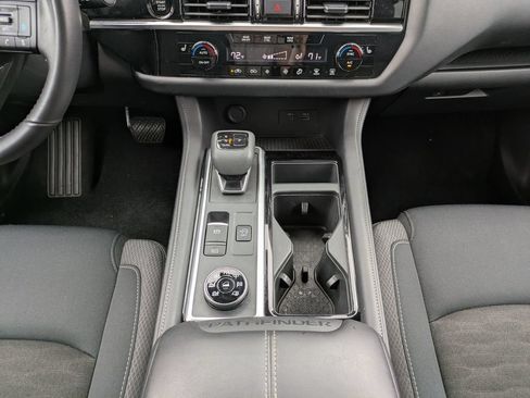 Certified 2025 Nissan Pathfinder SV AWD/4WD image 19