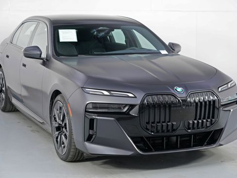 Used 2023 BMW i7 xDrive60 w/ Parking Assistance Package image 66