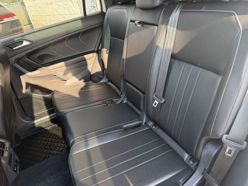 Used 2022 Volkswagen Tiguan SE R-Line AWD/4WD image 27