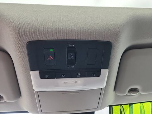 Used 2022 Nissan Sentra SR w/ SR Premium Package FWD image 29