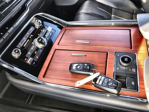 Used 2024 Lincoln Navigator L Reserve image 21