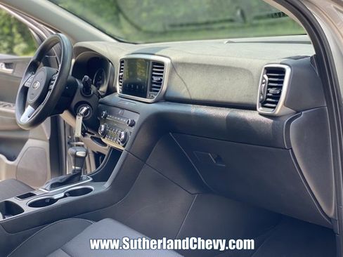 Used 2021 Kia Sportage LX w/ LX Fwd Popular Package image 16