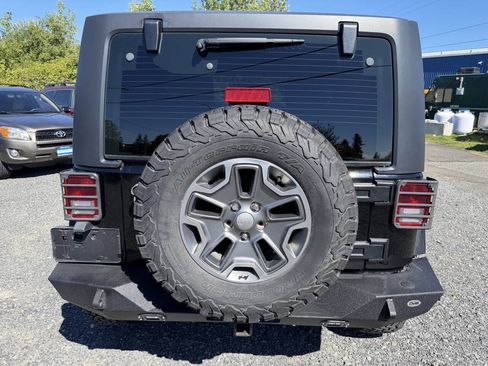 Used 2013 Jeep Wrangler Sport AWD/4WD image 3