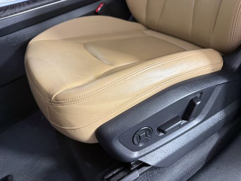 Used 2022 Audi Q7 Premium Plus image 17